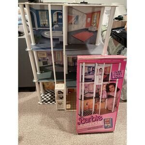 Vintage 1975 Barbie Townhouse (7825)- VERY RaRe!!!!